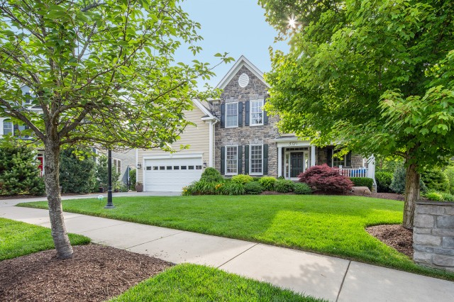 Image of The easy way to a lush and healthy lawn